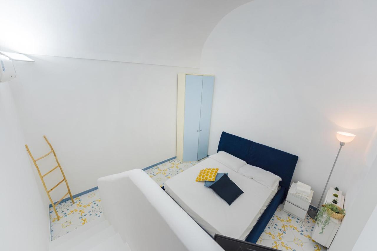 Aparthotel Il Poeta Procida Exterior foto