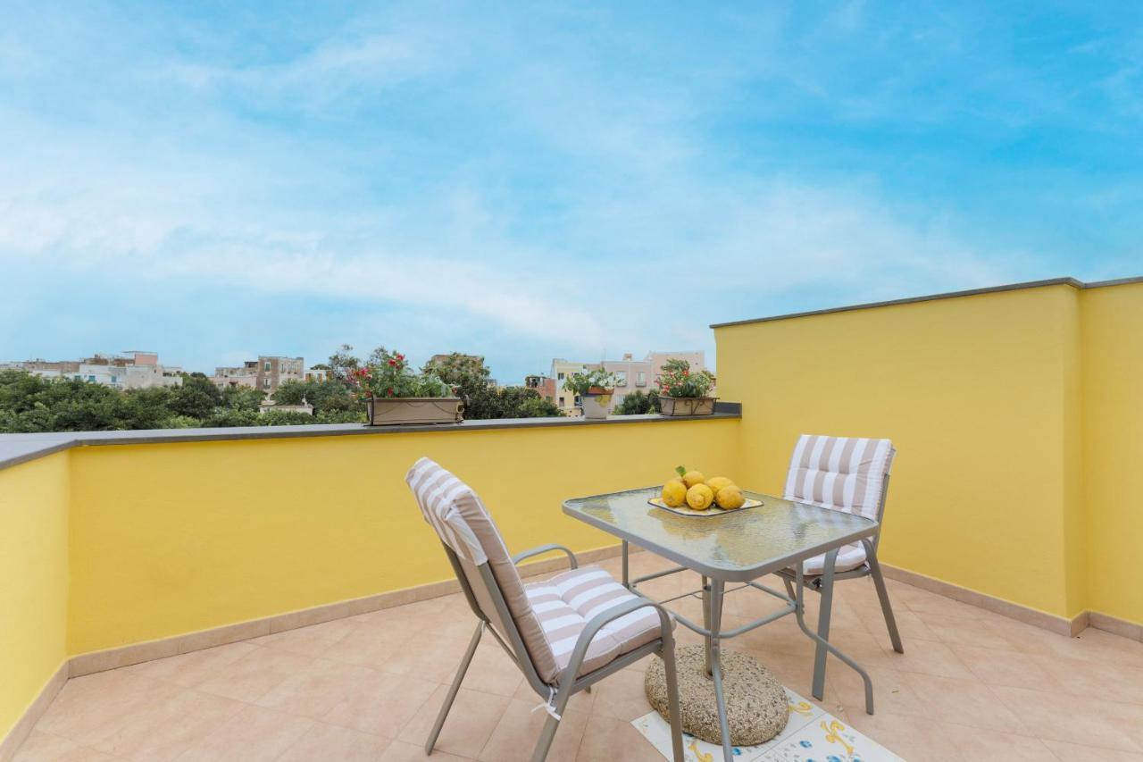Aparthotel Il Poeta Procida Exterior foto