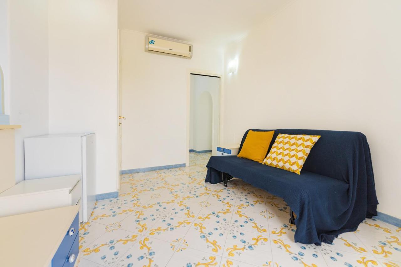 Aparthotel Il Poeta Procida Exterior foto