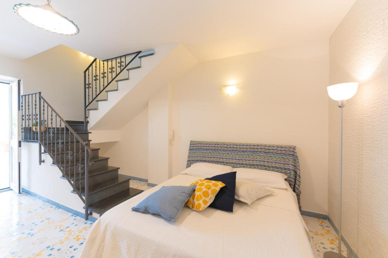 Aparthotel Il Poeta Procida Exterior foto