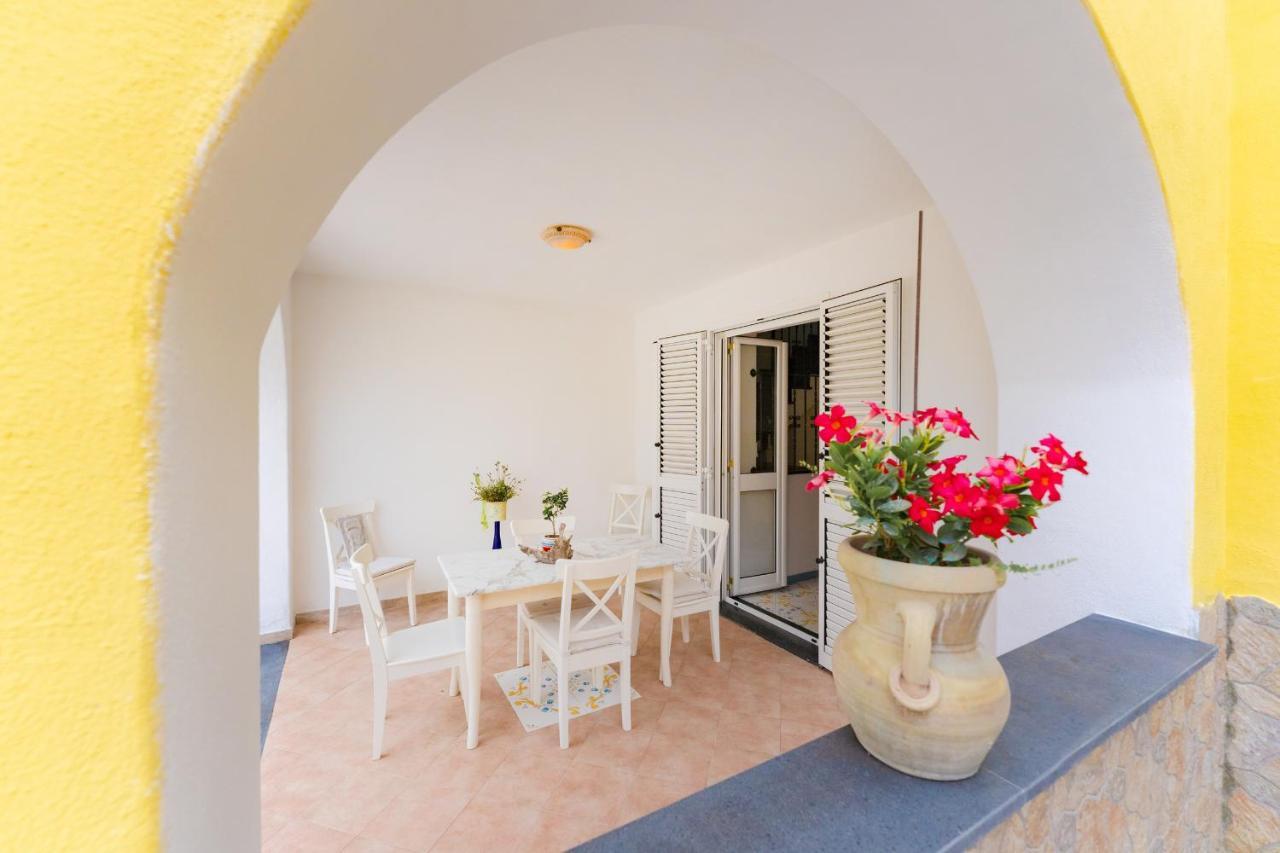 Aparthotel Il Poeta Procida Exterior foto