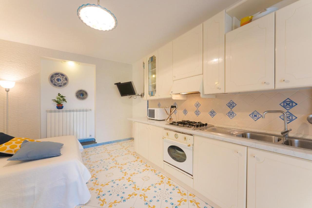 Aparthotel Il Poeta Procida Exterior foto