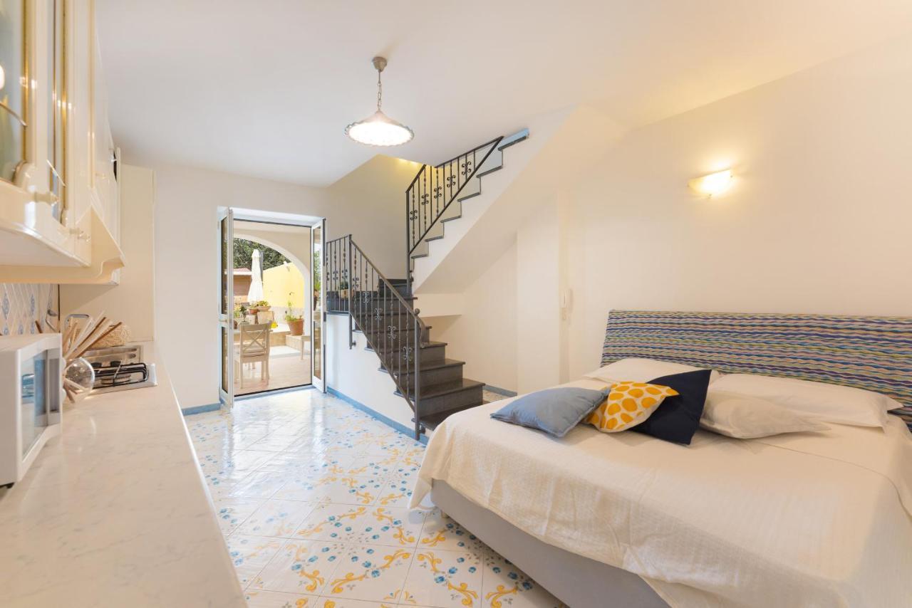 Aparthotel Il Poeta Procida Exterior foto